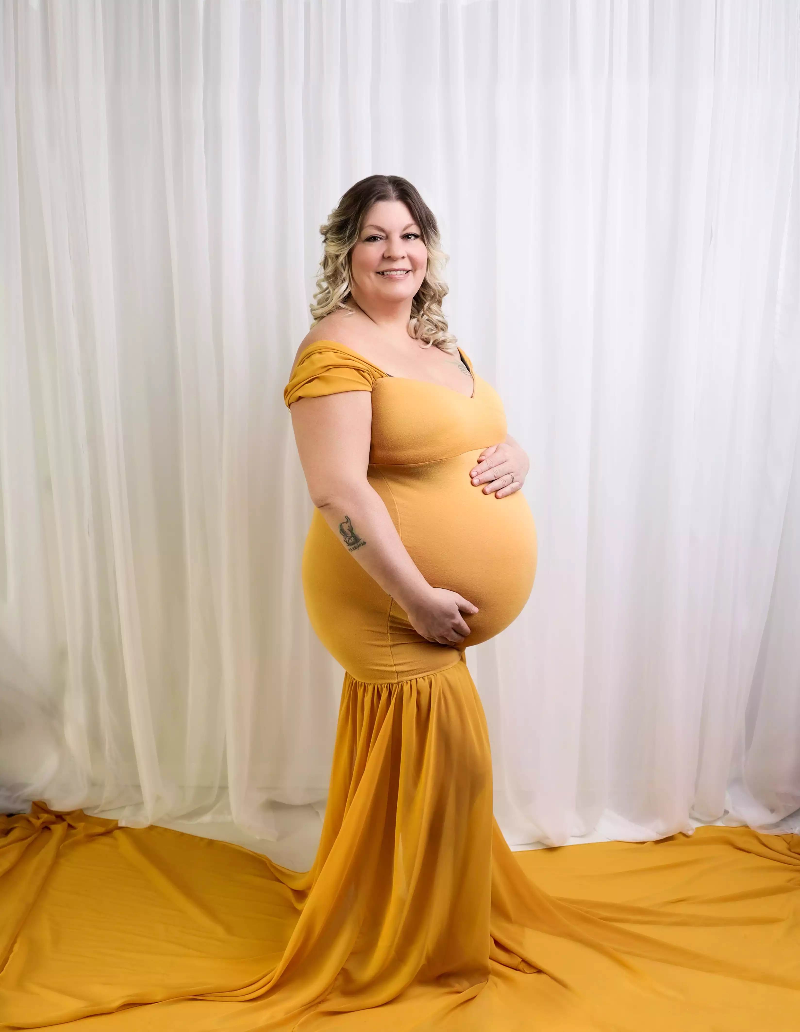 Picture of a Pregnant Mother Posing